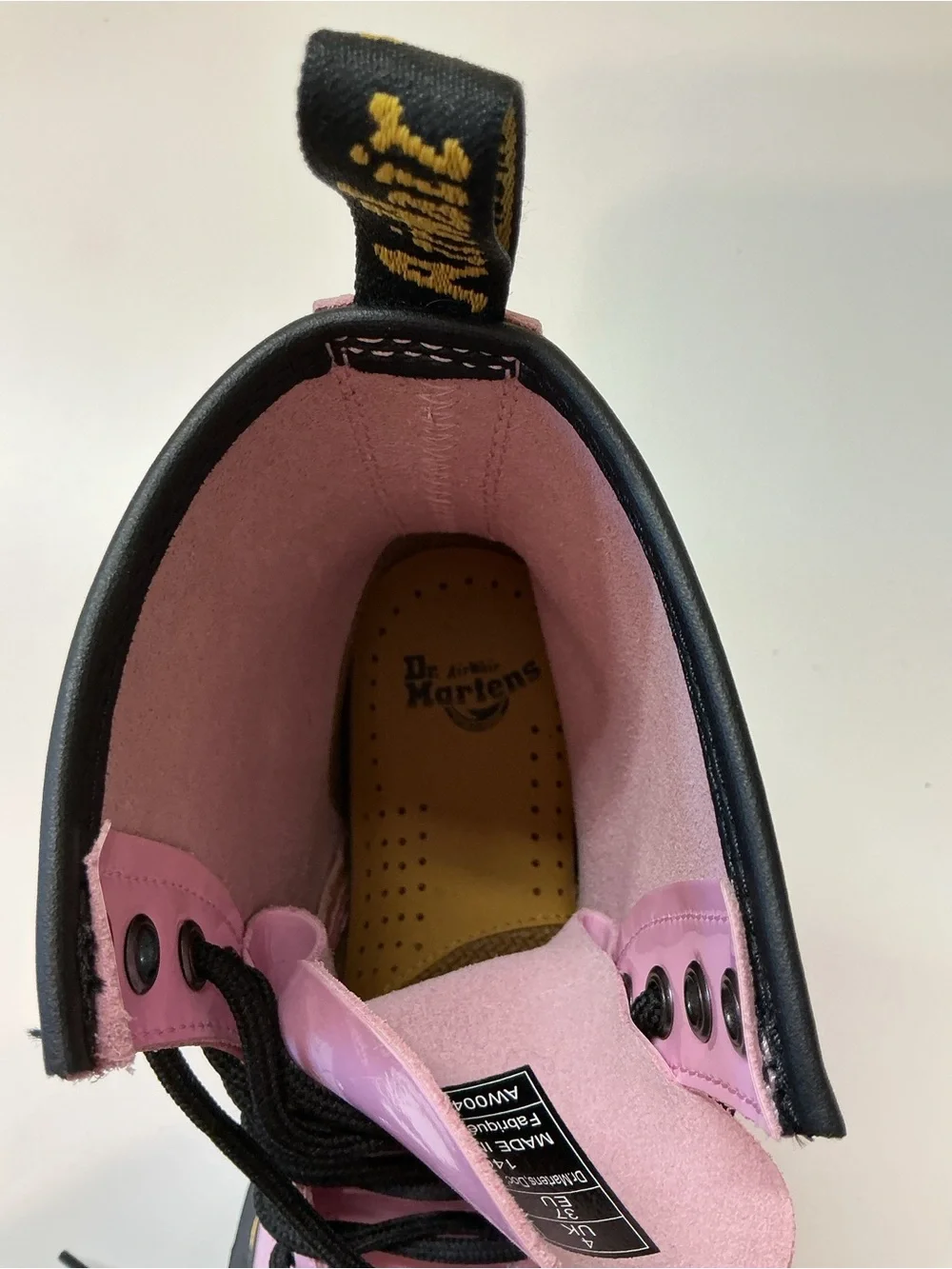 Dr. Martens 1460 Patent Lamper Light Pink 8-Eye Lace-Up Boots size 6
